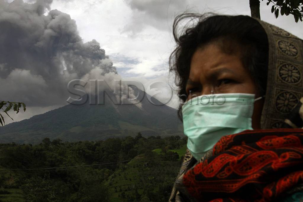 Gunung Sinabung kembali...