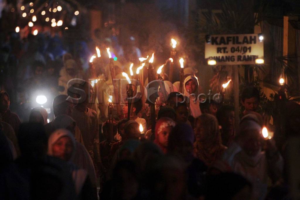 Pawai Obor meriahkan...