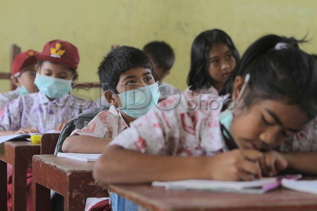 Sinabung siaga tiga,...