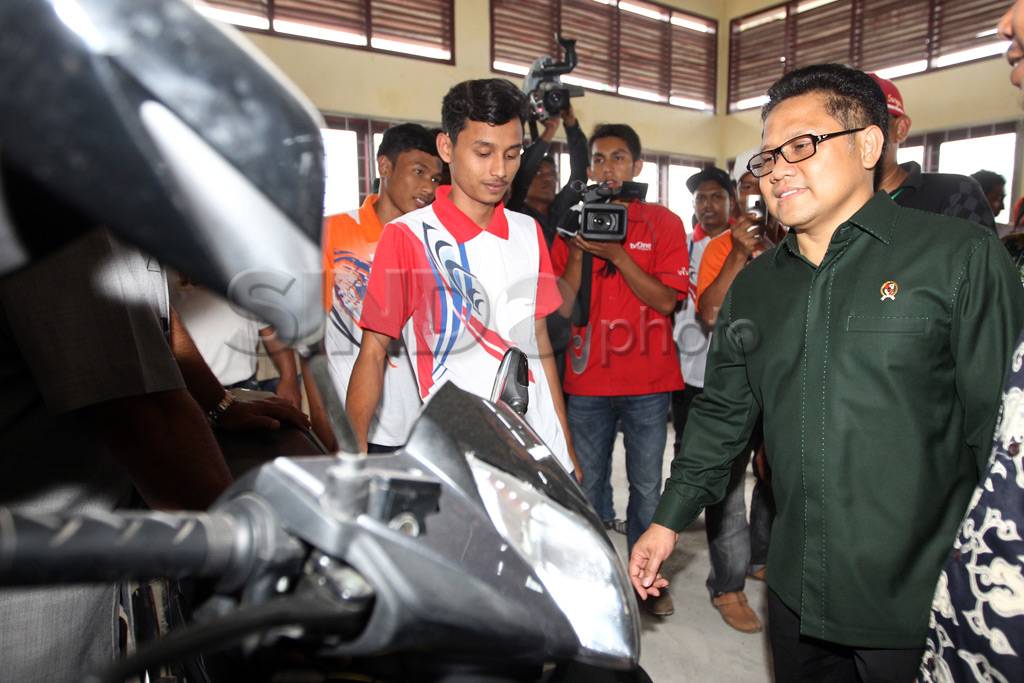 Menakertrans tinjau...
