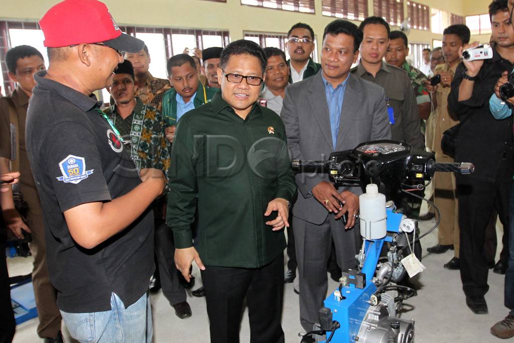 Menakertrans tinjau...