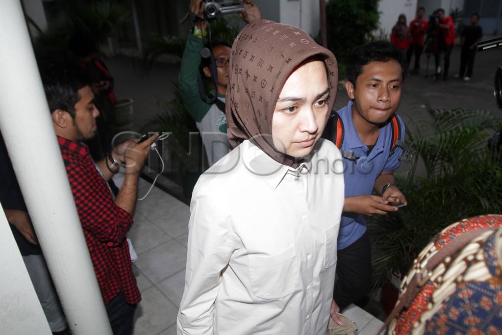Ratu Atut jemput jenazah...