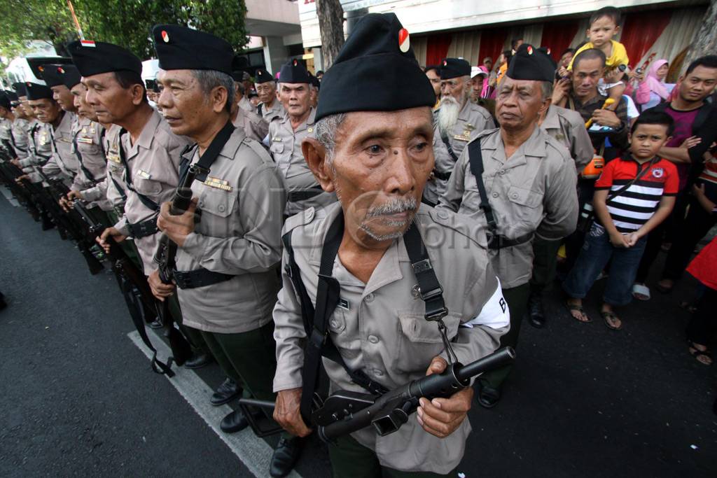 Peringati Hari Pahlawan,...
