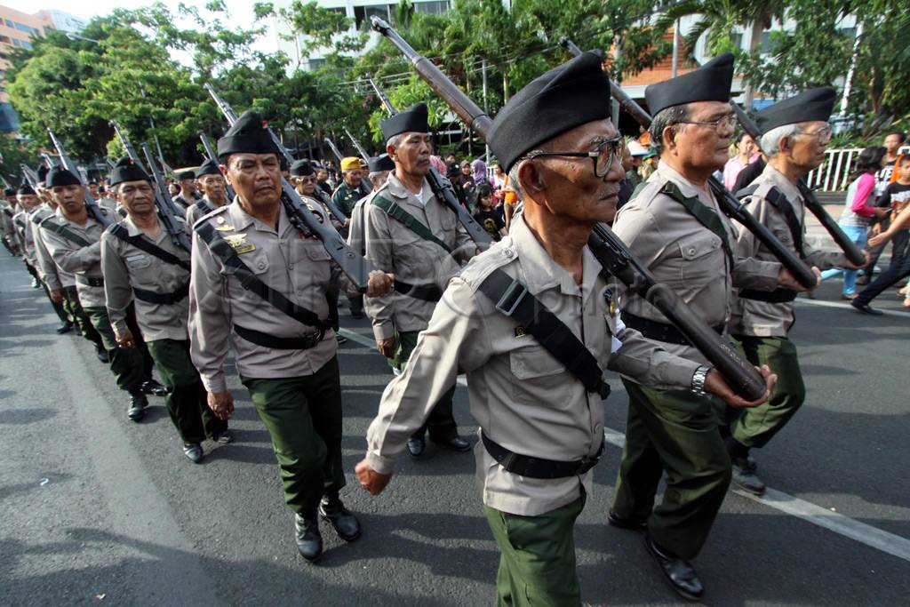 Peringati Hari Pahlawan,...