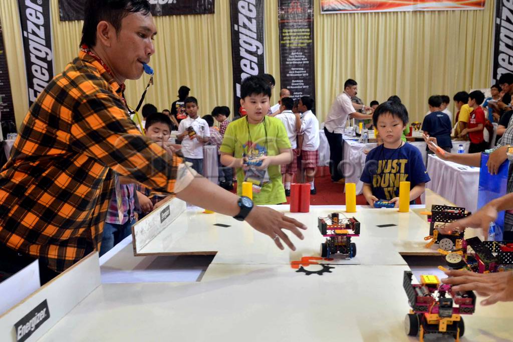 Robot pertanian buatan...