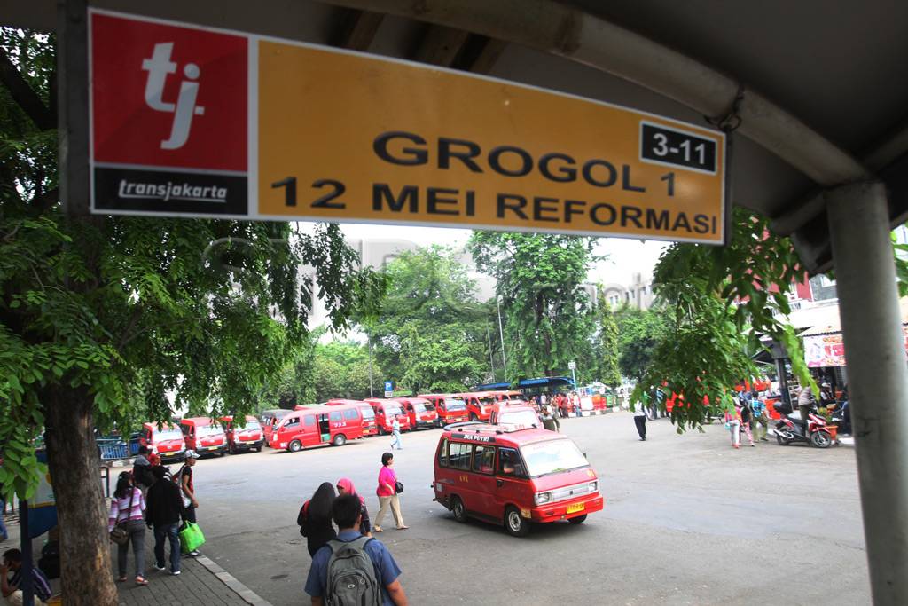 Halte busway Grogol...