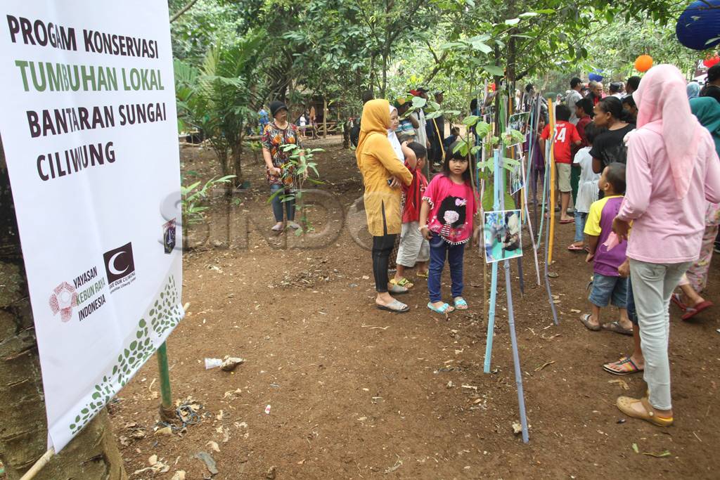 Lahan pinggir Ciliwung...
