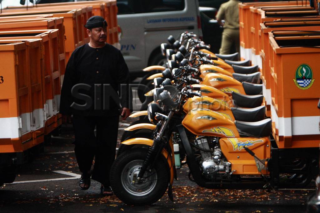 100 unit motor hibah...