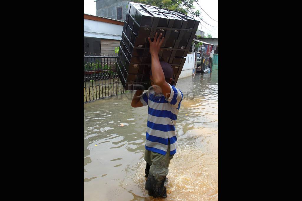 Curah hujan tinggi,...