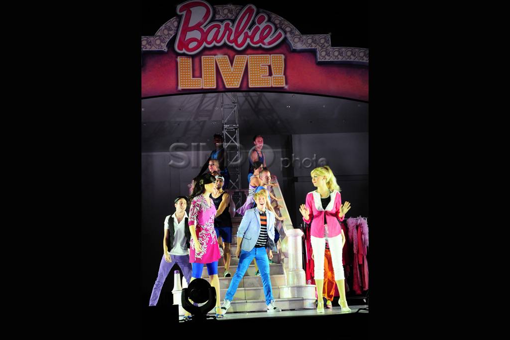 Barbie Live Show tampil...