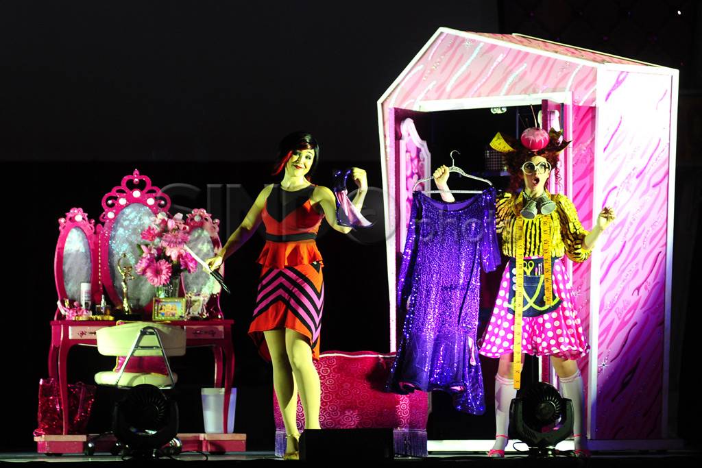 Barbie Live Show tampil...