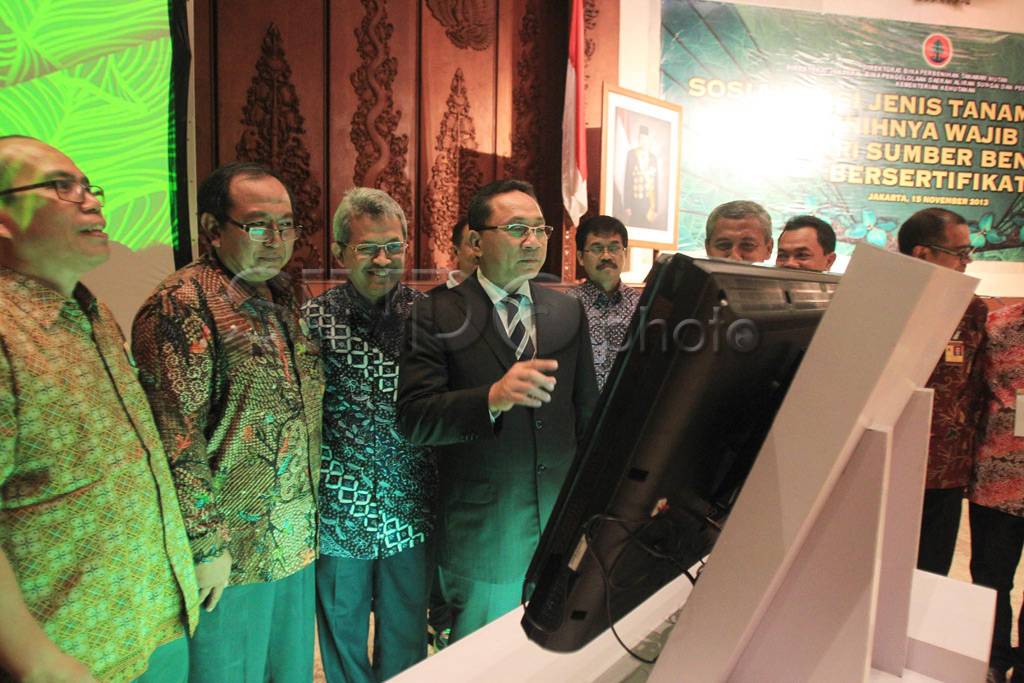Menhut sosialisasi tanaman...