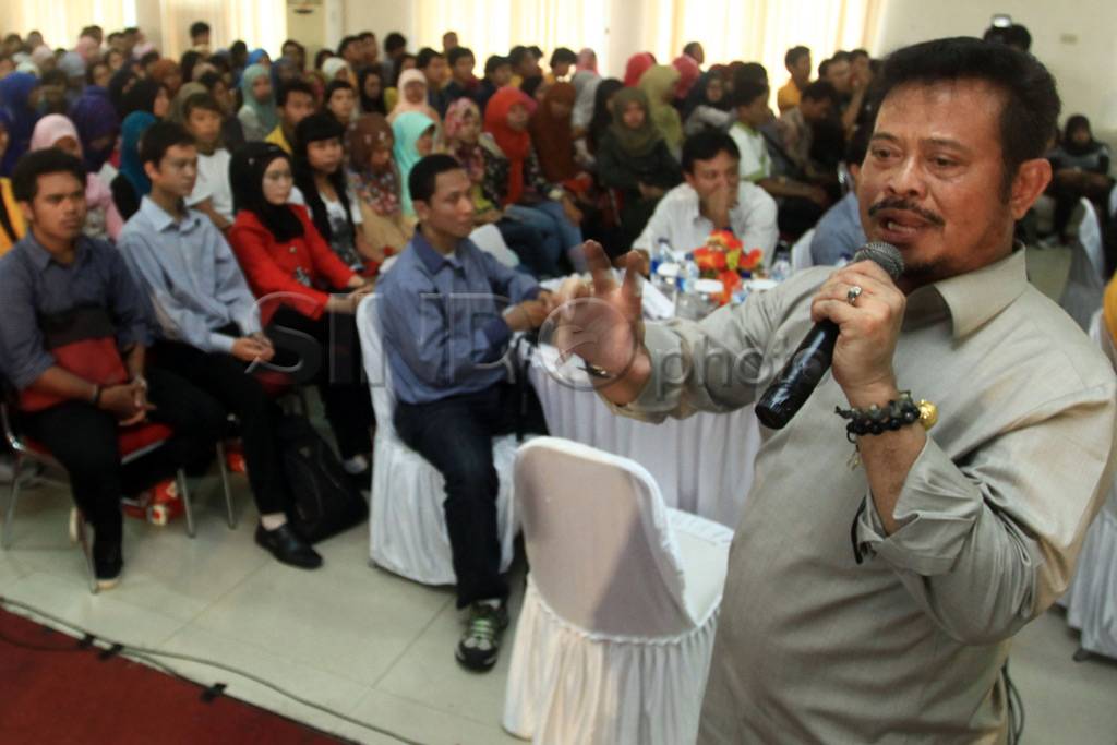 Mencari pemimpin dari...