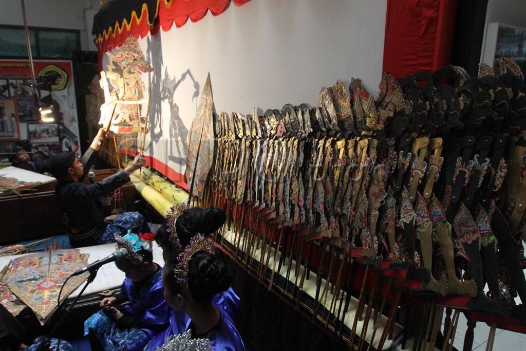 Wayang anak sambut Hari...