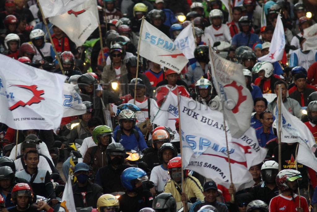 Demo buruh masih berlangsung...