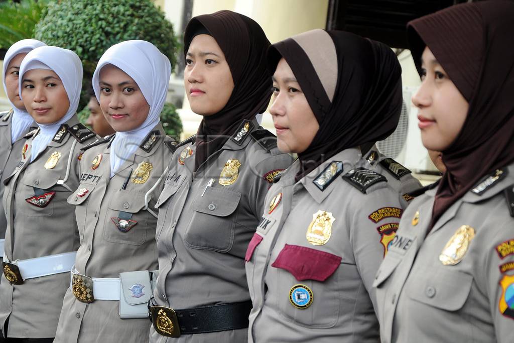 Kapolri izinkan Polwan...