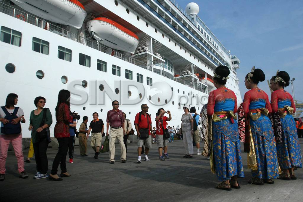 Kapal pesiar Costa Victoria...