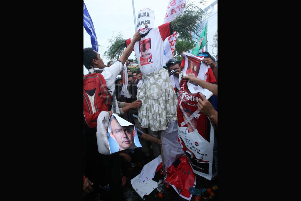 Demo buruh tuntut revisi...