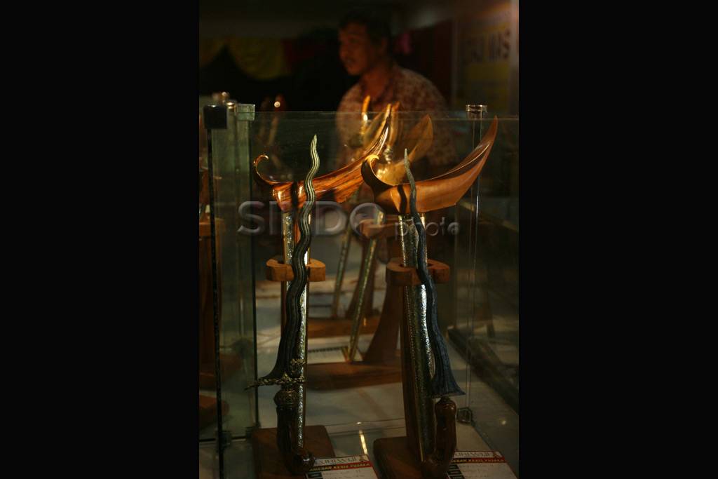 Keris raksasa Kolokinantang...