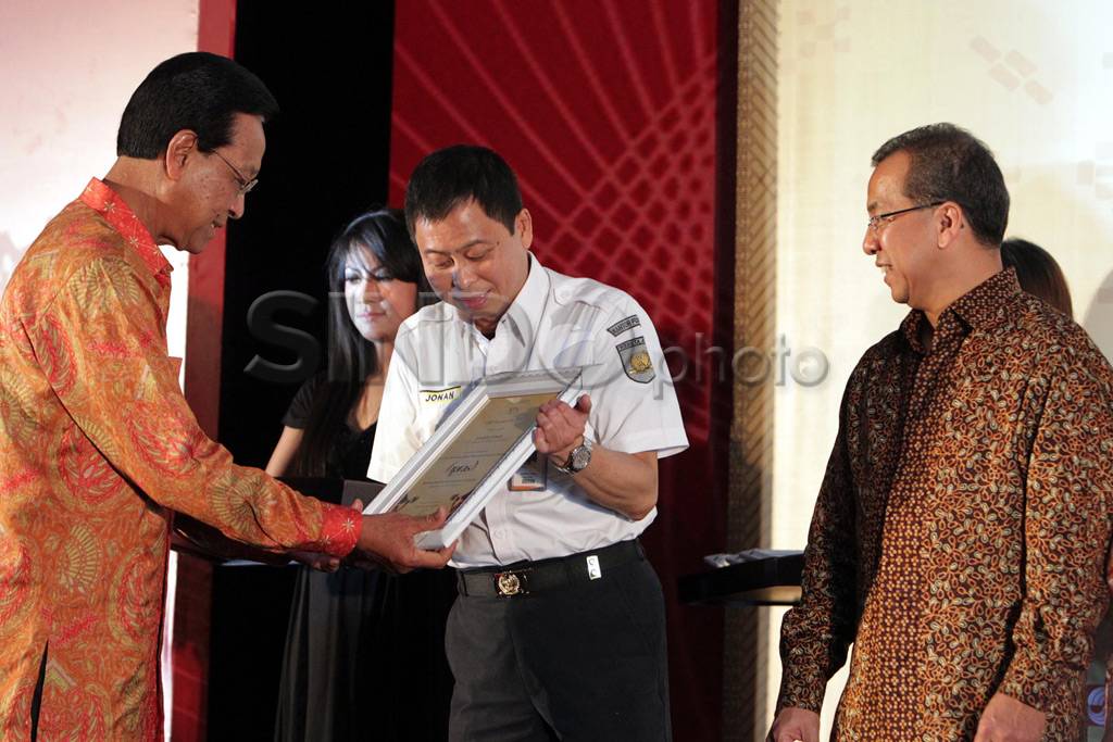 Garuda Indonesia raih...