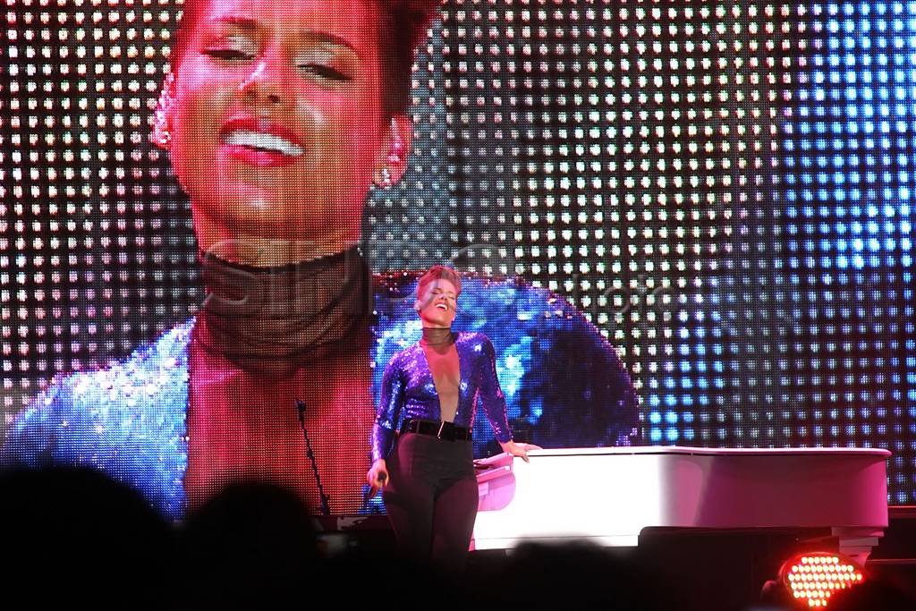 Alicia Keys pukau penggemar...