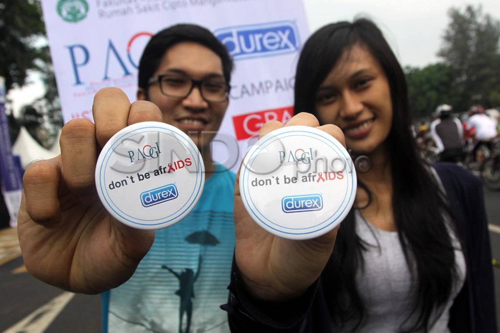 Peringatan Hari AIDS...