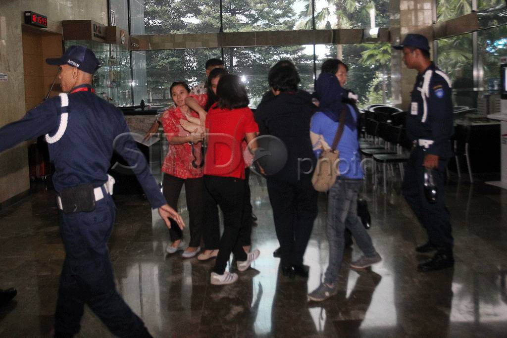 Datang ke KPK menangis,...