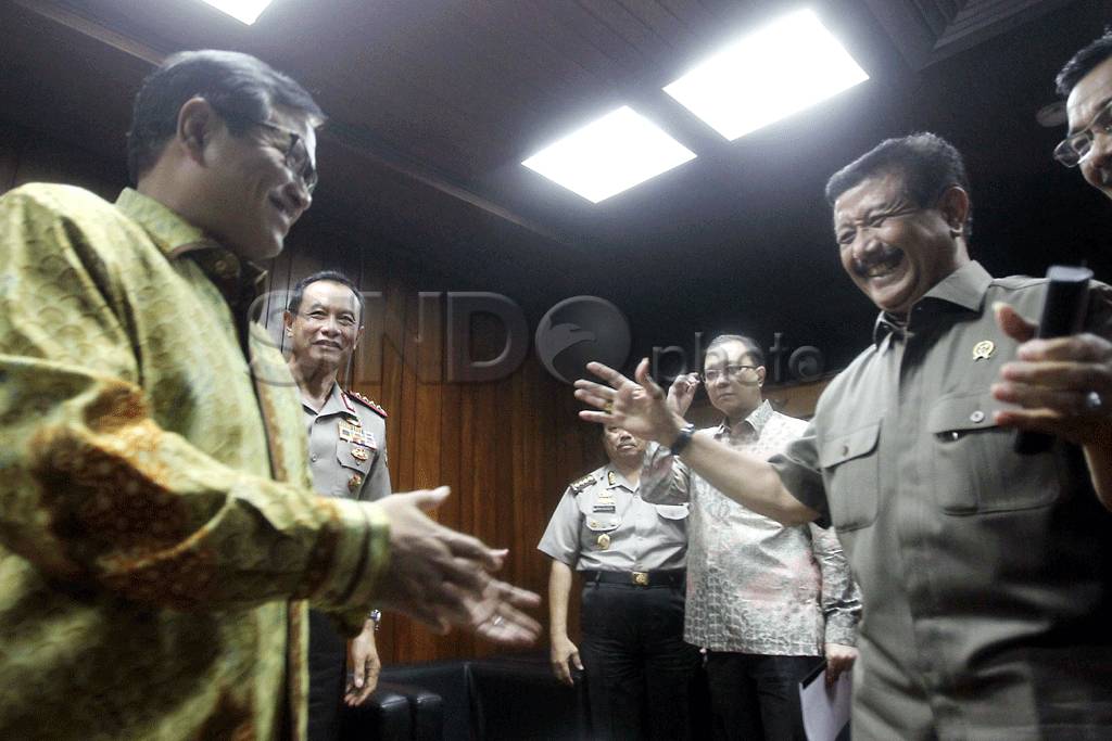 Rapat perkembangan kasus...