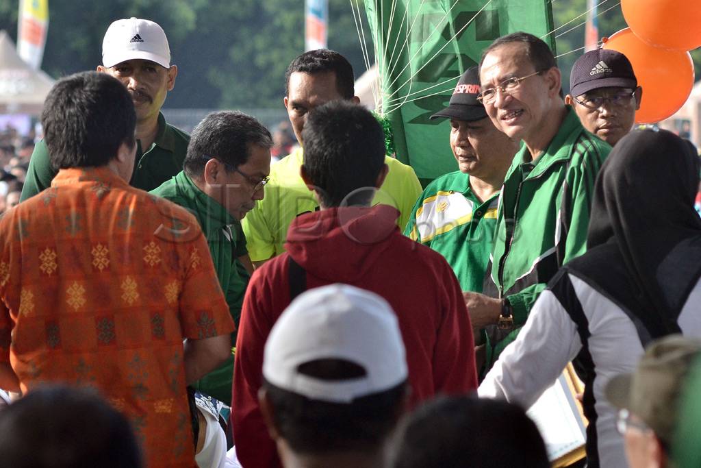 Menag lepas jalan sehat...