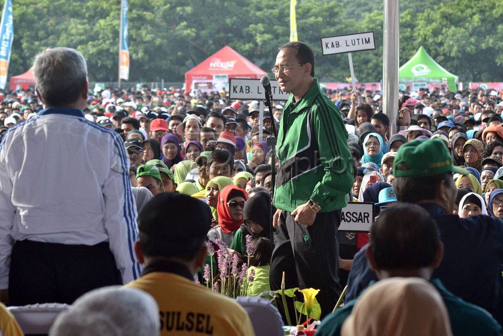 Menag lepas jalan sehat...