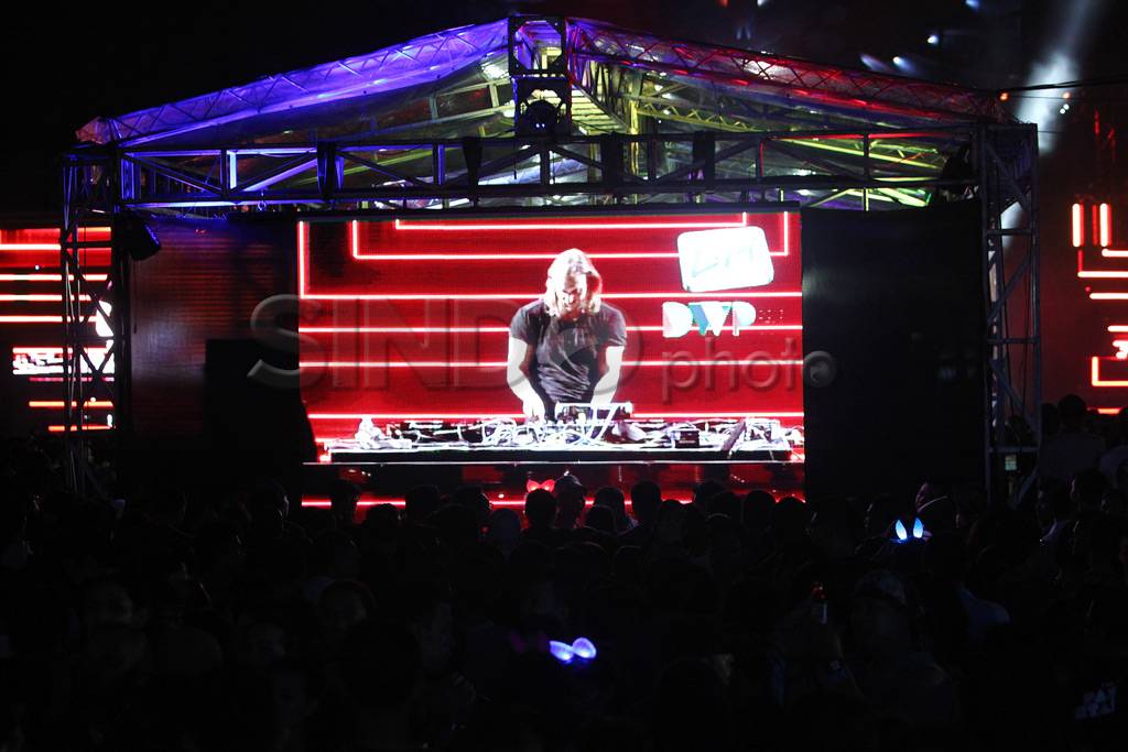 David Guetta tampil...
