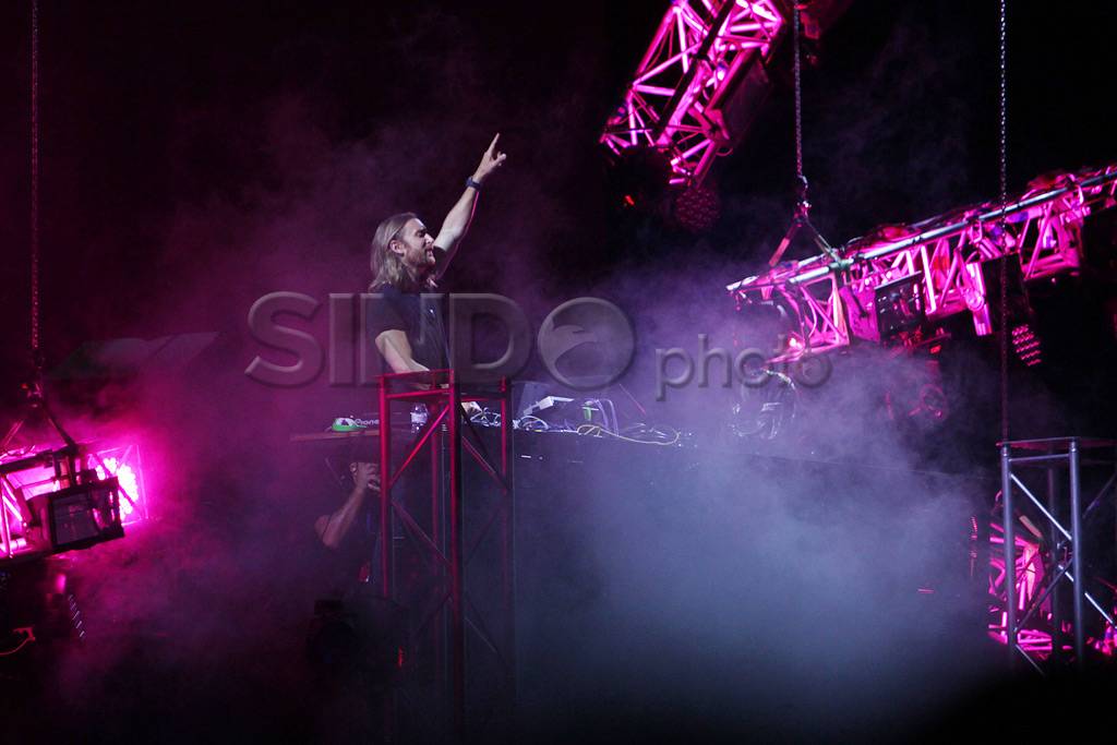David Guetta tampil...