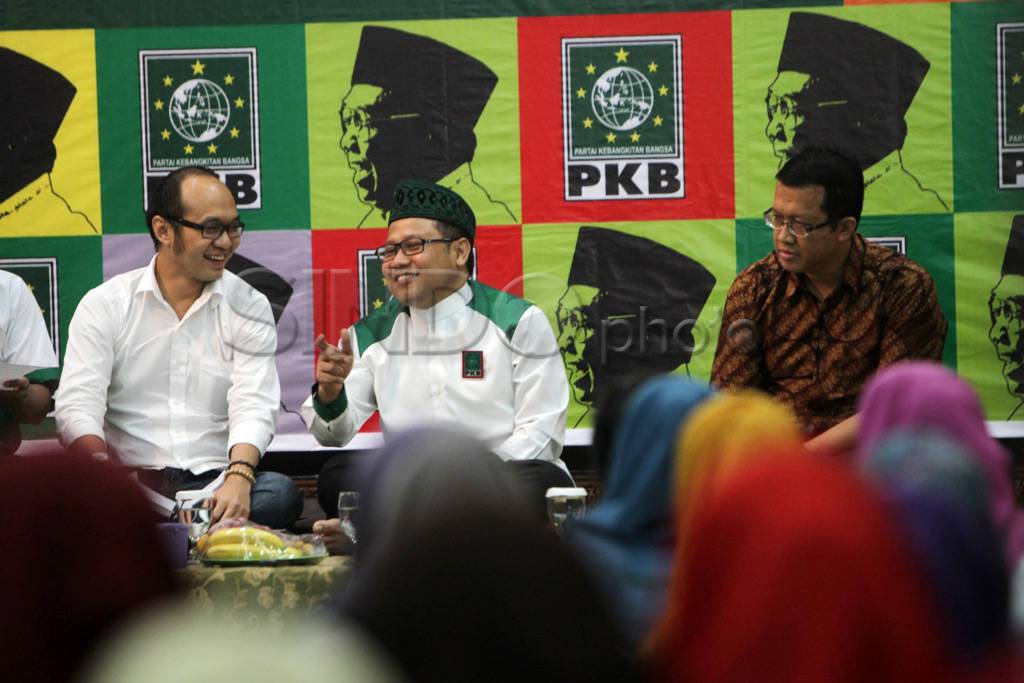 Diskusi pemuda menyambut...