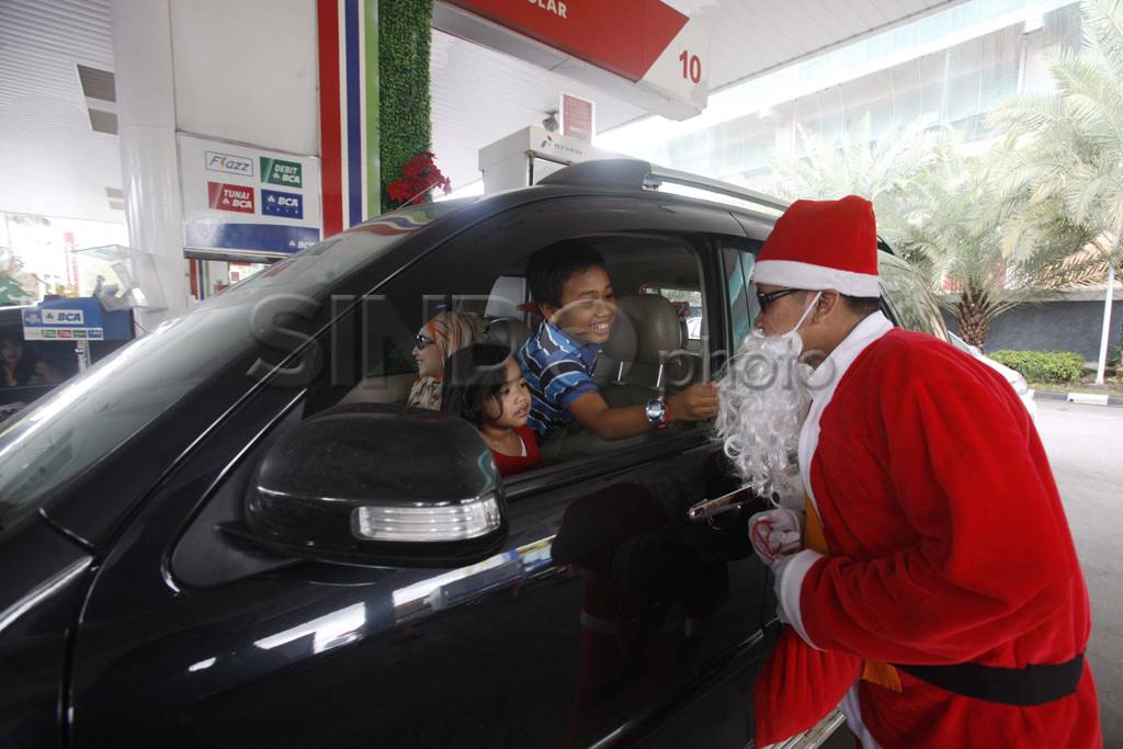 Nuansa Natal di SPBU...