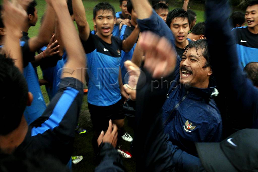 Intip latihan Timnas...