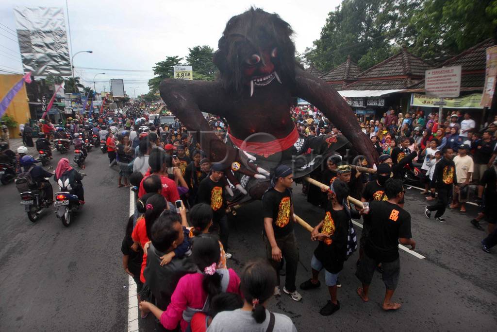 Kirap Saparan Bekakak...