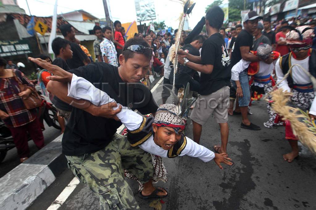 Kirap Saparan Bekakak...