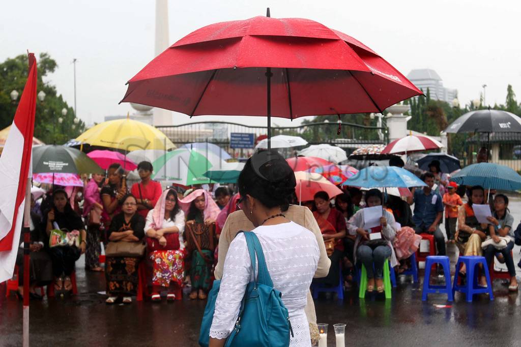 Aksi damai Perempuan...