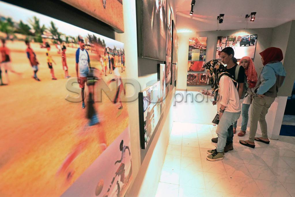 16 Pewarta Foto Makassar...