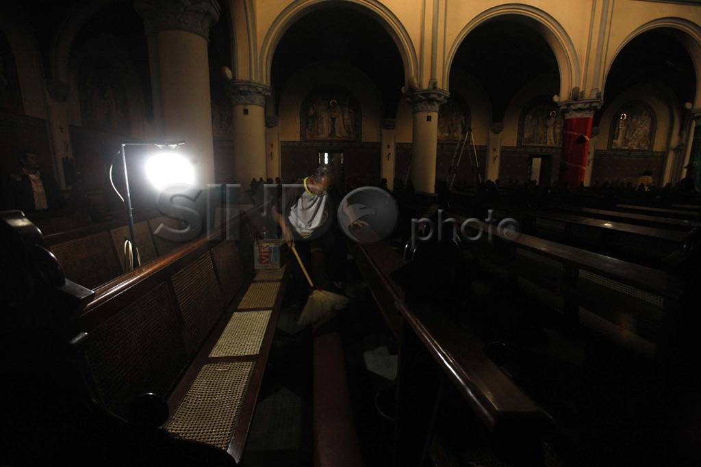 Persiapan Natal di Gereja...