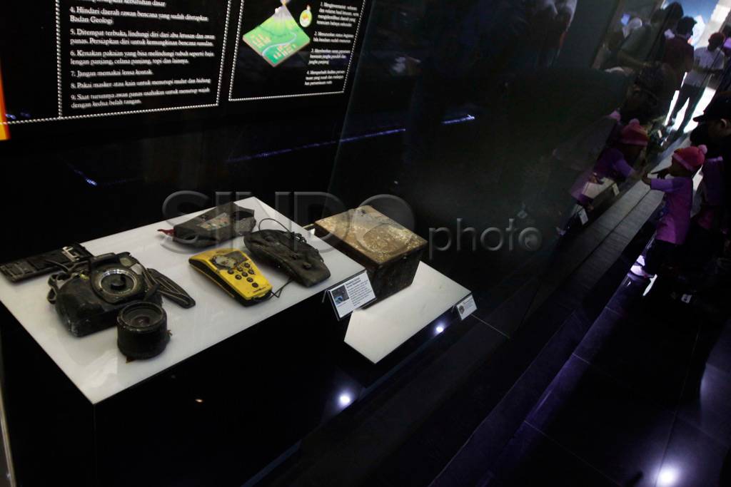 Koleksi Museum Geologi...