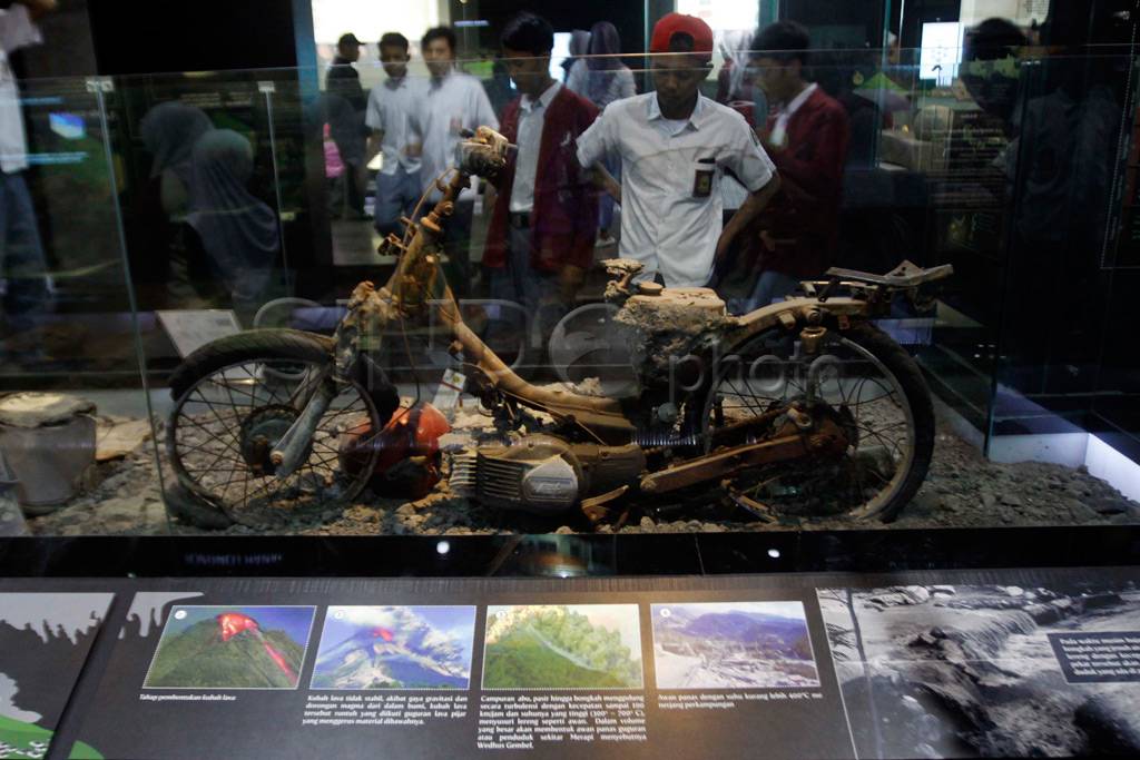 Koleksi Museum Geologi...