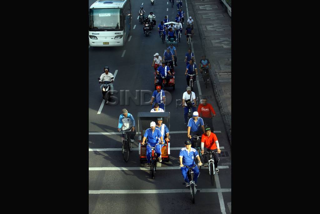 Ujicoba Becak Listrik...