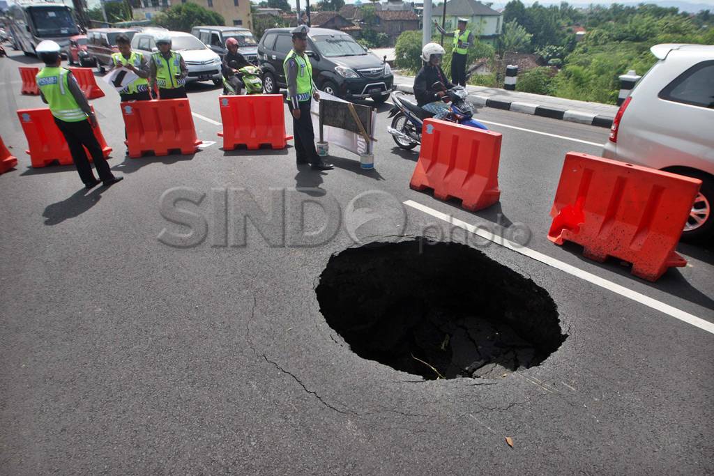 Jalan Amlas mengakibatkan...