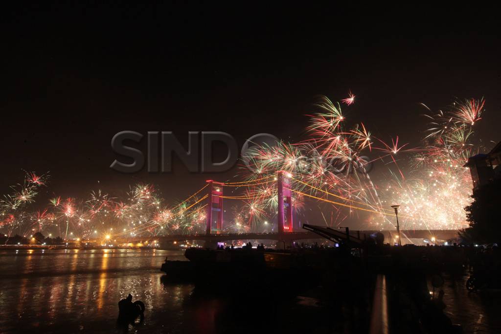 Kembang api 2014 di...