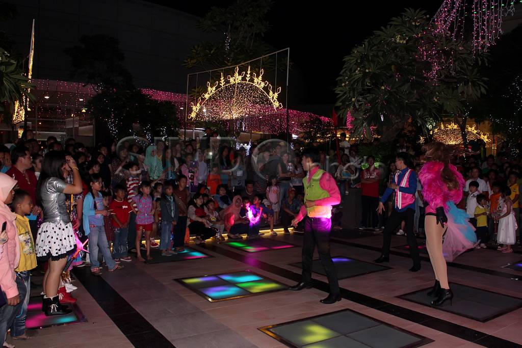 Pesta kembang api di...