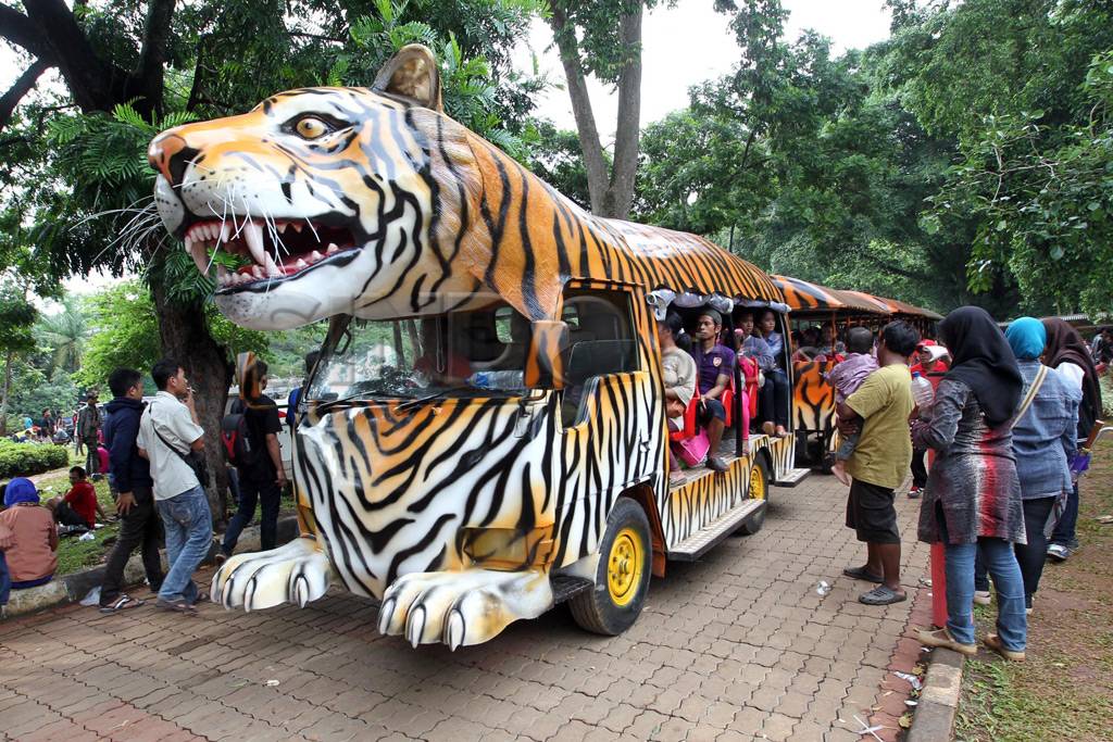 Kebun binatang Ragunan...