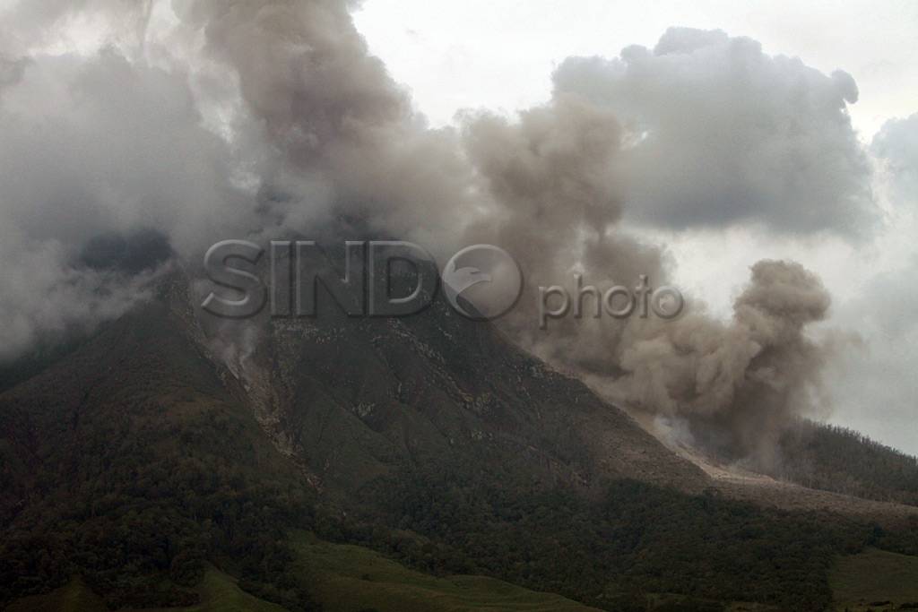 Sinabung kembali Erupsi