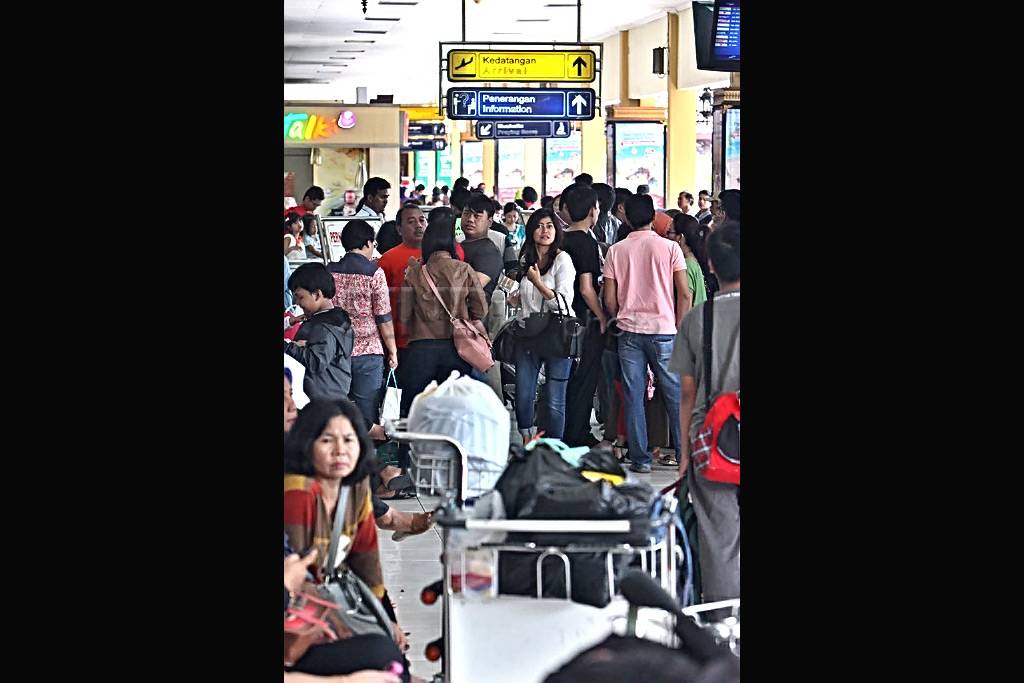Arus balik di Bandara...
