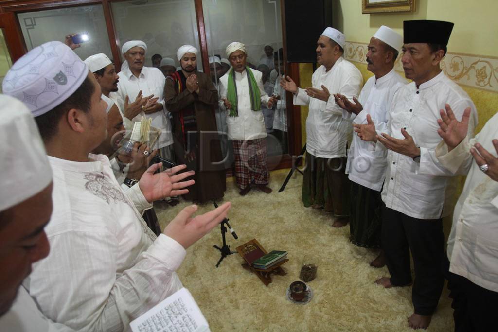 Wiranto hadiri pengajian...